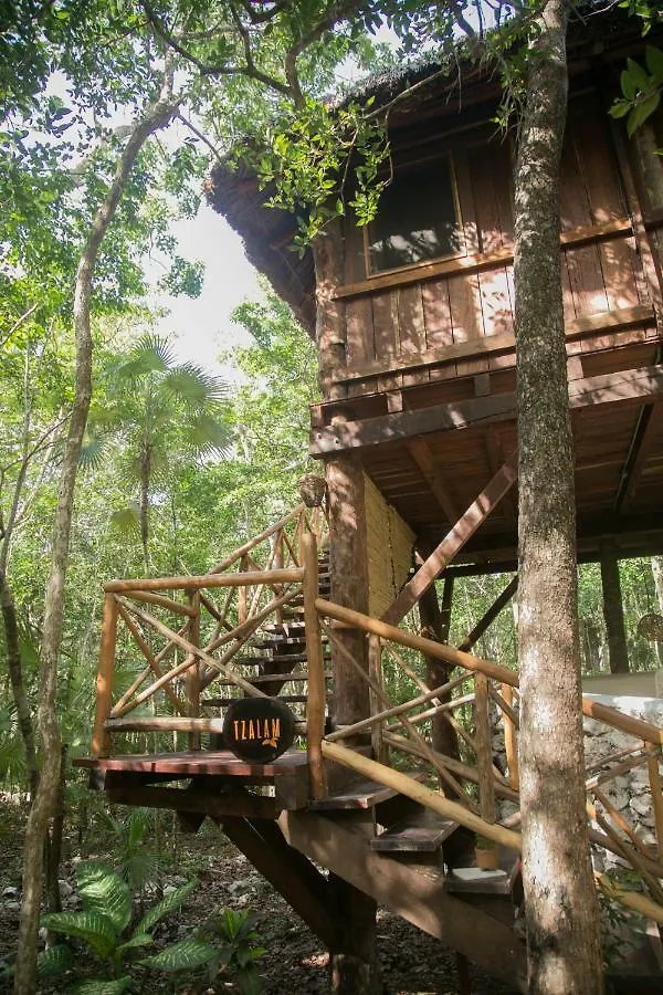 Ajal Tulum Tree House 호텔